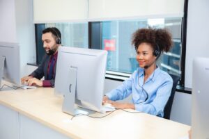 customer-service-call-center-telemarketing-manage