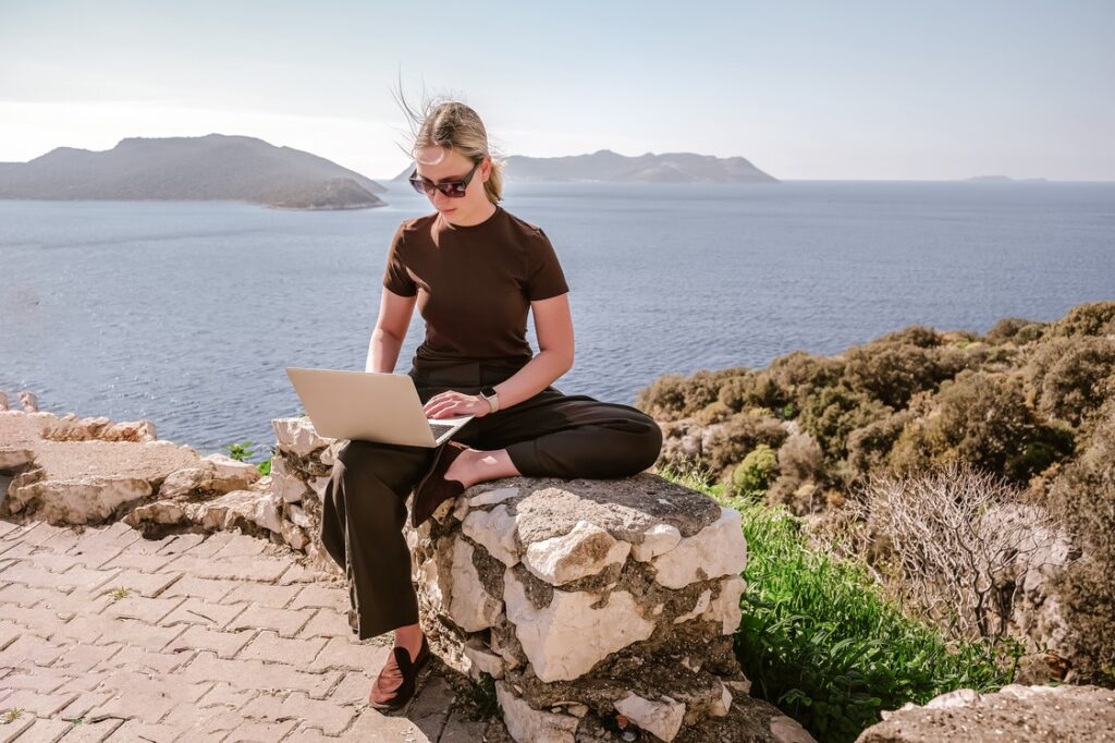 work-remotely-work-freelancer-works-remotely-home-2025